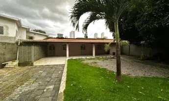 Imagem: Casa espaçosa com 3 quartos, grande área