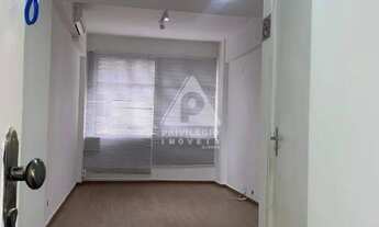 Imagem 6: Sala Comercial em Centro, RJ 25 m², Laminado, 1 Banheiro, Pronta para Usar