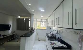 Imagem 5: Lindo 2/4 com Armários - 2º Andar - Condomínio Com Piscina - 2 km Atrás do Antigo Maxxi