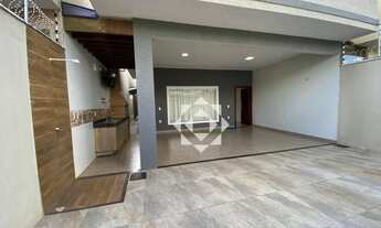 Imagem 2: Casa Ampla na 507 Sul 3 Quartos, 2 Suítes, Energia Solar e Planejados