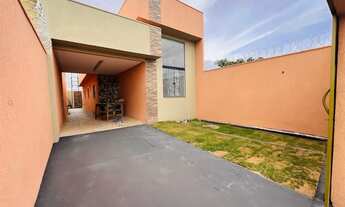 Imagem: CASA À VENDA COM 3 QUARTOS, SUÍTE E ÁREA