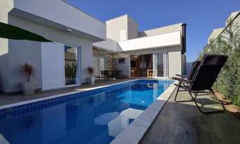 Imagem: Casa de condomínio térrea para venda possui