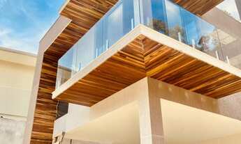 Imagem 4: Casa moderna para venda possui 300 metros quadrados com 4 quartos em Cônego - Nova Friburg