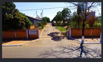 Imagem: Armazém no Bairro Capão do Piqui/VG Ref