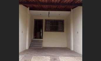 Imagem 2: Casa com 02 quartos e quintal atrás no Village Sta. Helena