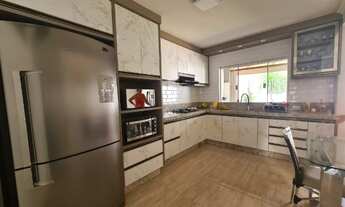 Imagem 2: Vendo Sobrado, Jardim Alvorada, 142m², 4 dormitórios, 2 vagas, cozinha planejada, churrasq