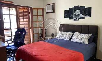 Imagem 4: Casa para venda possui 234 metros quadrados com 5 quartos em Piratininga - Niterói - RJ