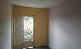 Imagem 4: Casa 3 comodos banheiro mais um cômodo inativo no fundo sendo total 4