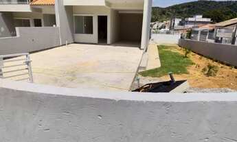 Imagem 2: Sobrado para venda com 90 metros quadrados com 2 quartos em Potecas - São José - SC