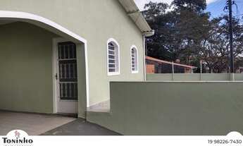 Imagem 4: Casa com 3 quartos + 1 casa nos fundos de 1 quarto, 3 vagas de garagem. Aceita terreno