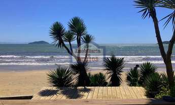 Imagem: Casa praiana chique em condomínio pé na