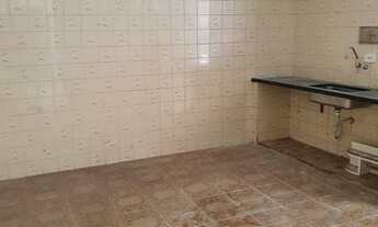 Imagem 3: Ótima casa de 3 cômodos grandes no Jardim Lídia