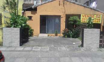 Imagem 1: Casa para venda possui 200 metros quadrados com 4 quartos em Espinheiro - Recife - PE