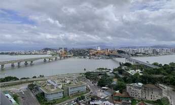 Imagem 1: Apartamento para Venda em Florianópolis, Centro, 2 dormitórios, 1 suíte, 2 banheiros, 2 va