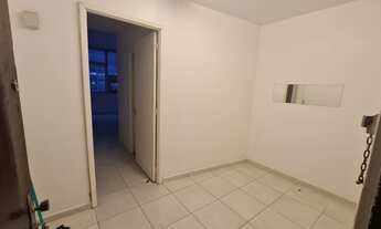 Imagem 4: Quitinete em prédio misto, no Centro do Rio, em frente à CEF, estação Carioca, do Metrô