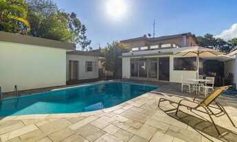 Imagem 7: Casa rodeada de verde e pássaros, com 4 dormitórios (2 suítes), Piscina, jardins, 4 vagas