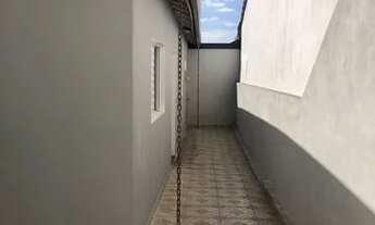 Imagem 5: Casa térrea à venda, 02 quartos, sendo 01 suíte, 02 vagas, corredor lateral, quintal, estu