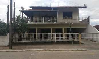 Imagem 2: Sobrado lindo e aconchegante em alvenaria, muito bem localizado à 300m da lagoa