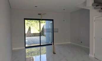 Imagem 6: Sobrado geminado à venda no bairro Saguaçu, Joinville/SC Excelente sobrado com sala de