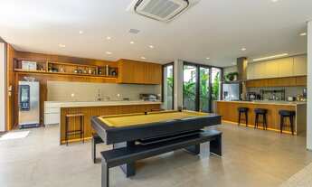 Imagem 6: Casa de condomínio para venda possui 408 metros quadrados com 4 quartos