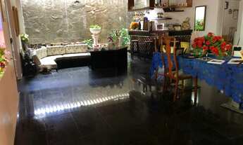 Imagem 4: Casa com 6 Quartos à Venda, 190 m² por R$ 730.000