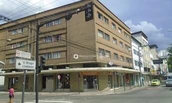 Imagem 3: Apartamento com 2 quartos para alugar, 70 m² por R$ 1.131 - Centro - Juiz de Fora/MG