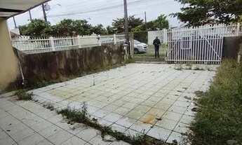 Imagem 2: Casa com três quartos em Matinhos