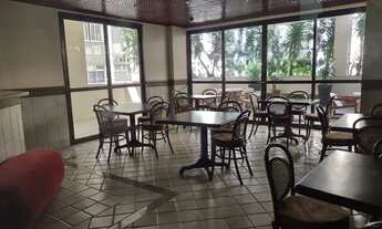 Imagem 2: Apartamento para venda tem 70 metros quadrados com 2 quartos em Copacabana - Rio de Janeir