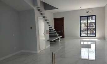 Imagem 3: Sobrado geminado à venda no bairro Saguaçu, Joinville/SC Excelente sobrado com sala de