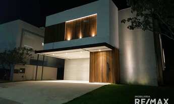 Imagem 1: Casa de condomínio para venda tem 352 metros quadrados com 4 quartos