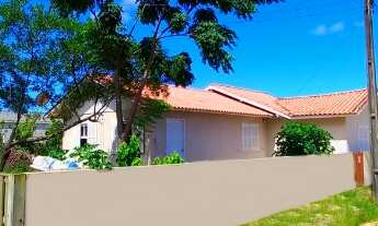 Imagem 6: Casa de esquina á venda em Imbituba, localizada no bairro Alto Arroio