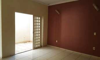 Imagem 5: Casa com 3 quartos, 1 suíte com 2 vagas garagem - Pq. Aroeiras II