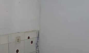 Imagem: Barracão com vaga pra carro próximo a