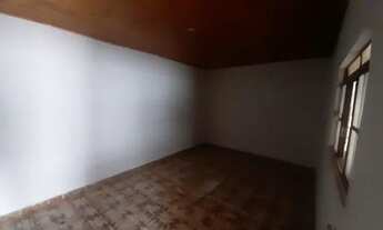 Imagem 6: Casa. Bairro Batistão de 2 quartos, e etc sem garagem. incluso água. São 2 casas juntas