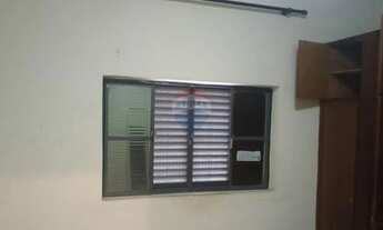 Imagem 2: Alugo casa na Região Central de Sorocaba, 4 dormitórios e 2 banheiros com garagem