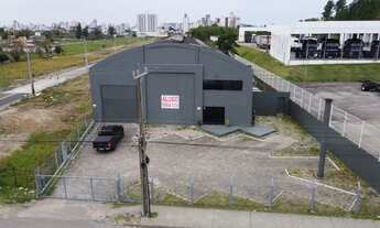 Imagem: Galpão às margens da br 101 em tubarão