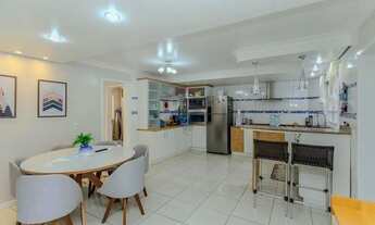 Imagem 7: Casa Alto Padrão com Piscina, 5 Dormitórios e Segurança Completa 381m² Privativos