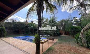 Imagem 4: Casa em Condomínio Fechado com 4 quartos (3 suítes) à venda, a/c 440 m² por R$ 2.000.000