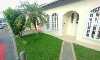 Imagem 3: Córrego Grande Casa com 4 dormitórios