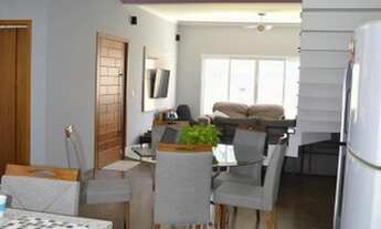 Imagem 2: Sobrado para venda com ótima localização