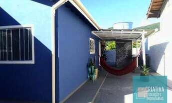Imagem 2: Casa na região de Florianópolis, um pedaço do paraíso com 2 dormitórios no Ribeirão da Ilh