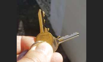 Imagem: SOBREPOSTAS NOVAS, VENDO RUA GONÇALVES