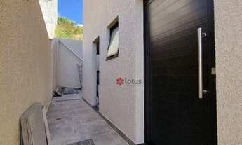 Imagem 3: Linda Casa com Arquitetura Moderna para Venda