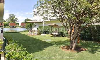 Imagem 2: Charmosa Villas do Lago por Arquiteto Marcio Kogan à venda na Fazenda Boa Vista!