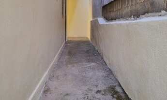 Imagem 4: Casa térrea fundos para locação, Quitaúna, Osasco, 1 dormitório, cozinha e 1 vaga de garag