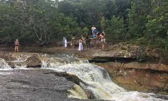 Imagem 4: Sítio medindo 250x2000 com corredeira em presidente Figueiredo