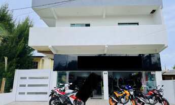 Imagem: Prédio comercial/residencial no litoral/praia