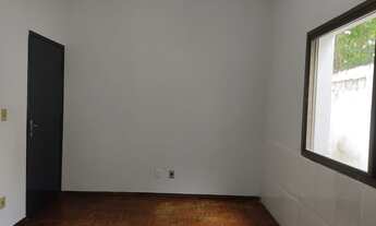 Imagem 4: Casa para venda possui 334 metros quadrados com 3 quartos em Setor Sul - Goiânia - GO