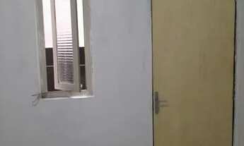 Imagem 4: ALUGA-SE CASA Casa com 1 dormitório