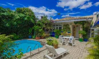 Imagem 4: Casa c/ piscina terreno 528 m², área útil 385 m², 4 quartos, 2 suítes, 3 vagas, prox ao me